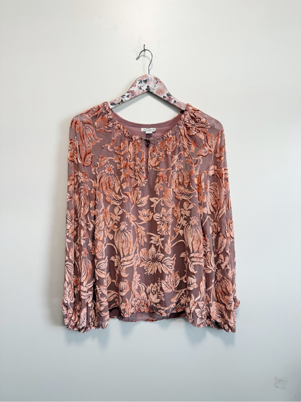 SUNDANCE Pink Mauve Velvet Burnout Floral Blouse Top Keyhole Neck S Small